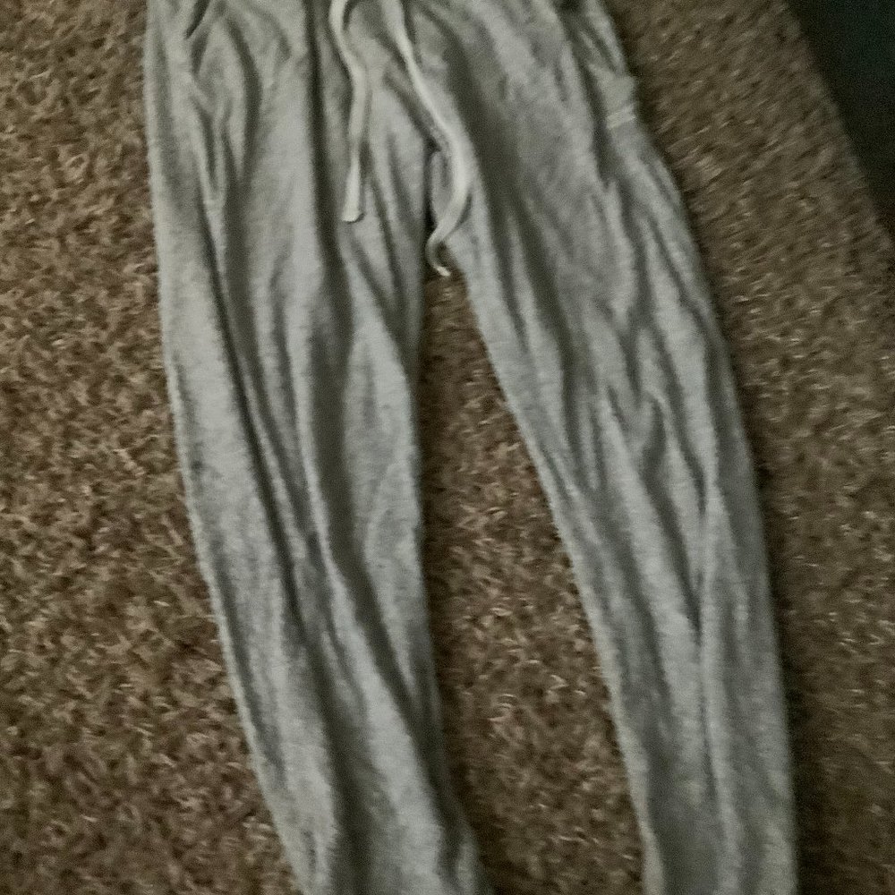 grey billabong sweatpants